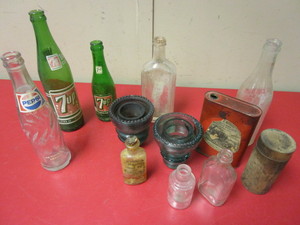 lot 366 image: VINTAGE BOTTLES, J.R. WATKINS CO., JOHN GUND BREWING, LACROSSE, WIS,  7-UP,  PEPSI, DEAD SHOT TIN