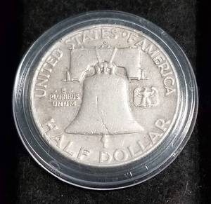 lot 28 image: 1958-D FRANKLIN HALF DOLLAR IN AIRTITE