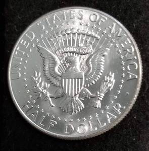 lot 53 image: 1964 KENNEDY HALF DOLLAR BU-UNC