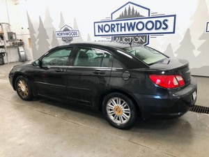 lot 4 image: 2008 Chrysler Sebring Touring -No Reserve-