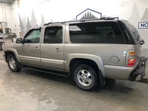 lot 5 image: 2002 Chevrolet Suburban LT 4x4 -No Reserve-