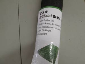 lot 4 image: 2 x 8  Artificial grass runner rug ...