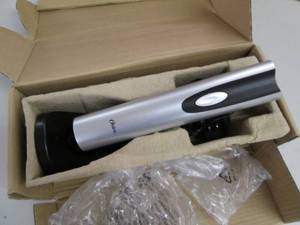lot 15 image: Electric Wine opener  Oster ...