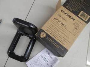 lot 44 image: echogear  black outlet shelf ...