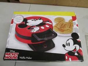 lot 54 image: mickey mouse waffle maker 800 Waltt...