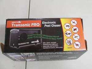lot 59 image: electronic pest 3 chaserwith 9 diff...