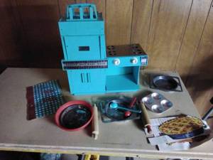 VINTAGE Easy Bake Oven Set