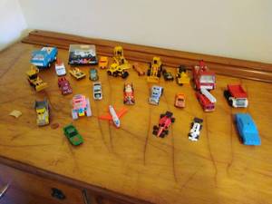 Lot of VINTAGE Toy Cars & Trucks