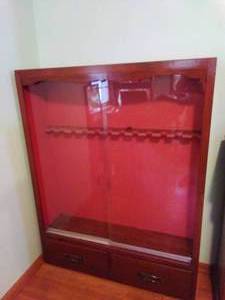 Locking Gun Cabinet with Key