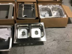 Pallet Bathroom and Kitchen assorted Items - review pictures mostly all are in new conditions