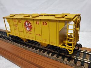 lot 15 image: O Scale One Shot Special Limited Edition PS-2 34 Covered Hopper Car Ace Hi Bulk Feed - CLMX 112