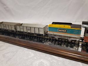 lot 46 image: Vintage Original Rare Hafner Train Wind Up Toy Train Set
