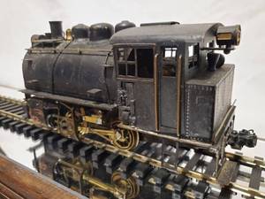 lot 45 image: O Scale Painted Brass Steam Locomotive