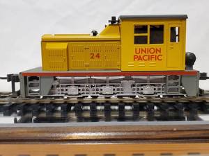 lot 42 image: O Scale Atlas #6124 Union Pacific WDT Industrial Switcher Engine Locomotive