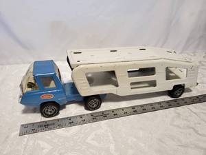 lot 67 image: Vintage 1970s Tonka Car Hauler 20 long