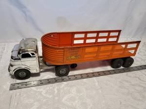 lot 47 image: Vintage 1950s Structo Pressed Steel Semi TractorTrailer 24 long