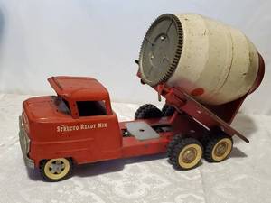 lot 58 image: Vintage 1960s Structo Pressed Steel Cement Truck.