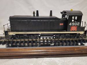 lot 75 image: O Scale Rock Island Locomotive #4902
