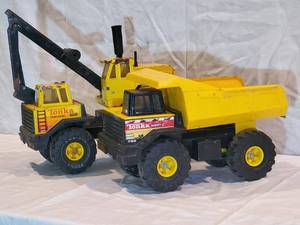 lot 93 image: (2) Vintage Tonka 1980s Excavator & 1990s Dump Truck
