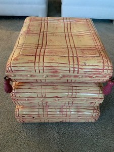 lot 16 image: Decorative Ceramic Accent PieceSide Table Designed to look like 3 Stacked Pillows