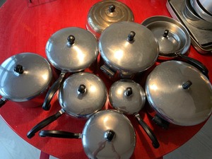 lot 65 image: 11 Piece Farberware Cookware
