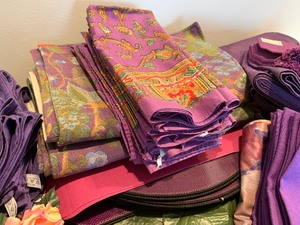 lot 89 image: Lot of Decorative Table Linens