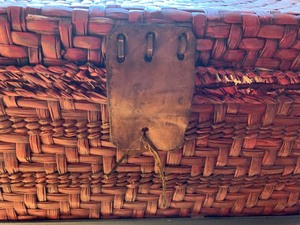 lot 27 image: Small decorative Wicker Trunk on Stand