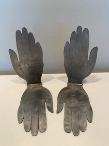 lot 123 image: Lot of Decorative Hand Figurines