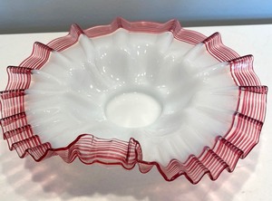 lot 28 image: Victorian Brides Bowl with Threaded Edge