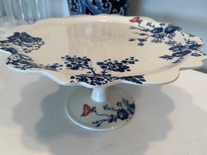 lot 155 image: Decorative Glassware including Cake Plate