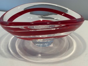 lot 127 image: Art Glass Bowl wRed Striping