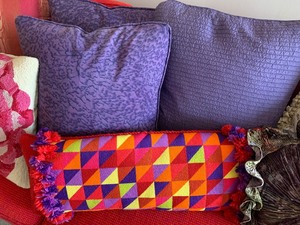lot 144 image: Lot of Decorative Throw Pillows