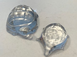 lot 148 image: Baccarat and Spode Turtles