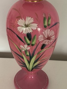lot 60 image: Vintage Pink Hand Painted Vase