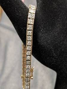 14k Yellow Gold Ladies Diamond Line Bracelet