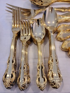 lot 16 image: Gold Tone Towle Flatware