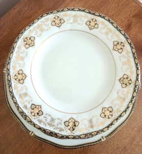 lot 21 image: Wedgewood China