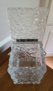 lot 31 image: Ice Cube Ice Bucket