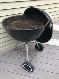 lot 105 image: Weber Charcoal Grill