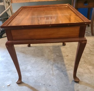 lot 86 image: Curved Leg Coffee Table