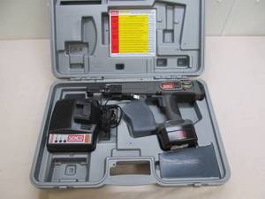 lot 6 image: Senco Dura spin screw fastening system