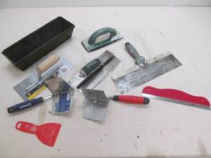 lot 35 image: sheet rock tools