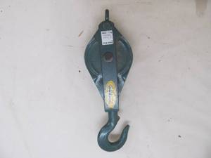 lot 67 image: Northern Industrial snatch block