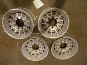 lot 132 image: aluminum wheels