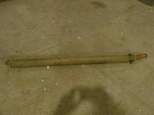 lot 143 image: automotive drive shaft