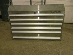 lot 145 image: Husky tool cabinet