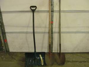 lot 205 image: shovels