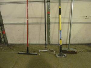 lot 208 image: paint tools