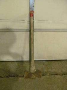 lot 212 image: axe