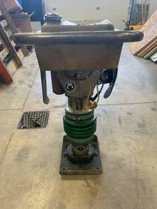 lot 20 image: Wacker Compactor Tamper 36 Tall